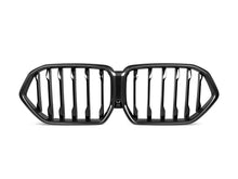Load image into Gallery viewer, AutoTecknic Front Grille BMW G06 X6 LCI (20-25) Carbon Fiber - Dual or Single Slat - Sing Slat Alternate Image