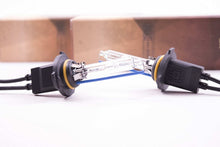 Load image into Gallery viewer, Morimoto 9006 XB HID Bulbs 3000K / 4000K / 5000K / 6000K / 8000K Alternate Image