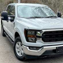 Load image into Gallery viewer, Spec-D Headlights Ford F150 (2021-2023) Factory Style - Black or Chrome Housing w/ Clear or Smoked Lens Alternate Image
