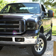 Load image into Gallery viewer, Spec-D Headlights Ford F250 / F350/ F450 / F550 Super Duty (2005-2007) OE Style w/ Dual LED C-Bar - Chrome or Black Alternate Image