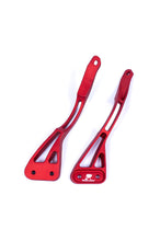 Load image into Gallery viewer, RENNELEMENT Strut Tower Brace Set for BMW M5 G90 / G99 (25-27) CNC Aluminum REN-010 Alternate Image