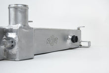 Load image into Gallery viewer, CSF Radiator for BMW E36 S50 / S52 / S54 Swap (92-99) E46 S54 Swaps (99-06) High Performance All- Aluminum 7211 Alternate Image