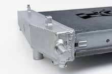 Load image into Gallery viewer, CSF Radiator for Corvette C6 (2005-2013) High Performance All-Aluminum 7223 Alternate Image