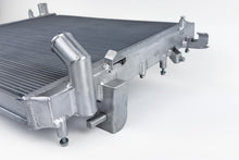 Load image into Gallery viewer, CSF Radiator for Jeep Gladiator JT 3.6L V6 / Turbocharged Diesel 3.0L V6 (2020-2026) High Performance All-Aluminum 7340 Alternate Image