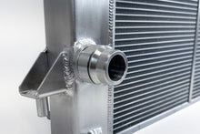 Load image into Gallery viewer, CSF Radiator for Lincoln Navigator Turbocharged 3.5L V6 (2015-2017) Heavy-Duty All-Aluminum 8094 Alternate Image