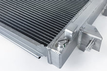 Load image into Gallery viewer, CSF Radiator for Lincoln Navigator Turbocharged 3.5L V6 (2015-2017) Heavy-Duty All-Aluminum 8094 Alternate Image