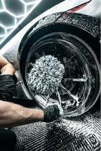 Load image into Gallery viewer, Best Microfiber Wheel Wash Mitt for Brake Dust, Spokes &amp; Barrels | BLACKLINE® - Default Title Alternate Image