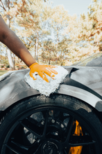 Load image into Gallery viewer, Best Microfiber Wash Mitt for Cars, Trucks &amp; SUVs | BLACKLINE® - Wash Mitt Alternate Image
