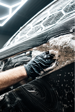 Load image into Gallery viewer, Best Microfiber Wash Mitt for Cars, Trucks &amp; SUVs | BLACKLINE® - Wash Mitt Alternate Image