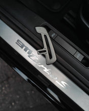 Load image into Gallery viewer, JQ Werks Madtrace Clubsport Magnetic Paddle Shifters for Porsche 991 / 982 / 992 / 971 / 958 / 95B / PO536 (2015-2026) Weissach Package Style Alternate Image