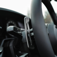 Load image into Gallery viewer, JQ Werks Madtrace Clubsport Magnetic Paddle Shifters for Porsche 991 / 982 / 992 / 971 / 958 / 95B / PO536 Carbon Fiber / Black or Gunmetal Aluminum Alternate Image