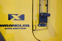 Load image into Gallery viewer, Fishbone Offroad Door Mounted Step Jeep Wrangler JK (07-18) JL (18-23) Black Powder Coated Alternate Image