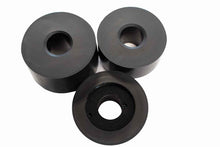 Load image into Gallery viewer, Fishbone Offroad Bushings Ford F250 2WD/4WD (99-16) Body Mount Alternate Image