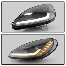 Load image into Gallery viewer, Spyder Projector Headlights Corvette C6 (05-13) Halogen Model [Signature Series - Sequential LED Turn Signal] Clear Lens Alternate Image