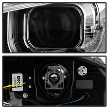 Load image into Gallery viewer, Spyder Projector Headlights Corvette C6 (05-13) Halogen Model [Signature Series - Sequential LED Turn Signal] Clear Lens Alternate Image