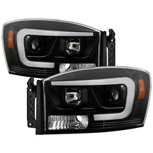 Load image into Gallery viewer, Spyder Projector Headlights Dodge Ram 1500 (06-08) 2500/3500 (06-09) [Platinum Series] Black Housing Alternate Image