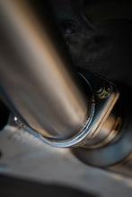 Load image into Gallery viewer, Remark Catback Exhaust Honda Civic Type R FK8 Spec-II (17-21) Front-Pipe w/ LINK LOOP Design &amp; Dual Muffler Alternate Image