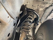 Load image into Gallery viewer, Freedom Offroad Control Arms Toyota Tacoma (96-04) 2-4&quot; Lift/ Front Upper Alternate Image