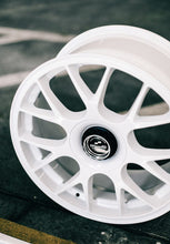 Load image into Gallery viewer, fifteen52 Vertex 18x8.5 Wheels Frosted Graphite or Rally White Alternate Image