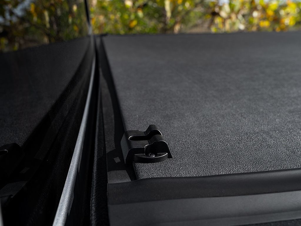 BAK Revolver X4s Tonneau Cover Ford F250/F350 Super Duty (99-07) Truck ...