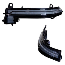 Load image into Gallery viewer, Winjet Mirror Turn Signals BMW X1 E84 (2009-2015) Sequential Turn Signal - Smoke - Default Title Alternate Image