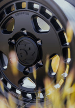 Load image into Gallery viewer, fifteen52 Turbomac HD Classic Wheels 16x8 | 6x139.7 , 0 ET | Asphalt Black / Bronze / Carbon Grey / Gloss White - Asphalt Black Alternate Image