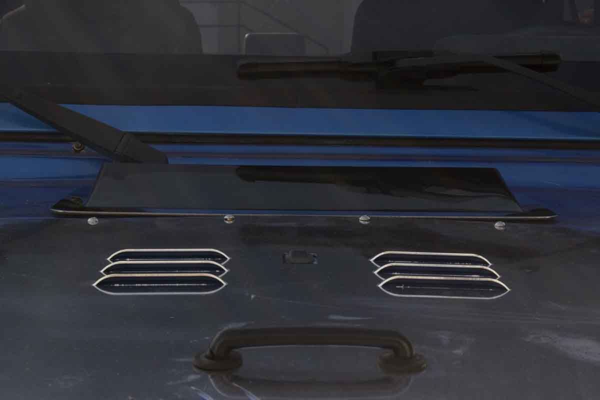 Kentrol Hood Vent Jeep Wrangler TJ (19982006) Air Scoop Polished