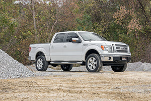 Rough Country Lift Kit Ford F150 2WD/4WD (09-13) 2" Suspension Lift Kits w/ Struts and Shocks