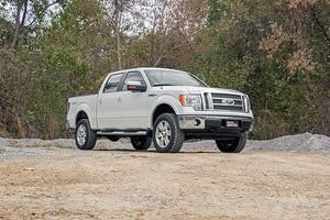 Rough Country Lift Kit Ford F150 2WD/4WD (09-20) 2" Suspension Lift Kits w/ Struts & Shocks