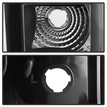 Load image into Gallery viewer, Xtune LED Tail Lights GMC Sierra 1500/2500/3500 (99-06) Classic (2007) [w/ LED Light Bar] Black or Chrome Housing - Chrome - Red Clear Alternate Image