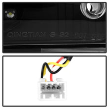 Load image into Gallery viewer, Xtune LED Tail Lights Ram 1500 (02-06) Ram 2500/3500 (03-06) [Chrome or Black Housing] w/ or w/o 3rd Brake Lamps - Black Clear Alternate Image