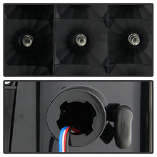 Load image into Gallery viewer, Xtune LED Tail Lights GMC Sierra (2015-2019) Black or Chrome Housing - Black Clear Alternate Image