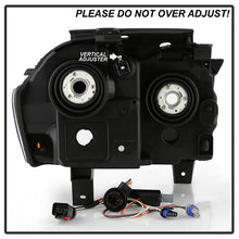 Load image into Gallery viewer, Xtune Crystal Headlights Jeep Grand Cherokee (05-07) Black or Chrome w/ Amber Corner Lights Alternate Image
