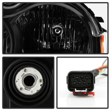 Load image into Gallery viewer, Xtune Crystal Headlights Jeep Grand Cherokee (05-07) Black or Chrome w/ Amber Corner Lights Alternate Image