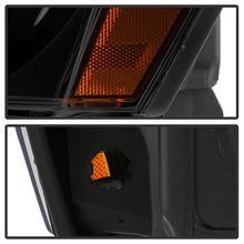 Load image into Gallery viewer, Xtune Crystal Headlights Jeep Grand Cherokee (05-07) Black or Chrome w/ Amber Corner Lights Alternate Image