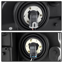 Load image into Gallery viewer, Xtune Crystal Headlights Jeep Grand Cherokee (05-07) Black or Chrome w/ Amber Corner Lights Alternate Image