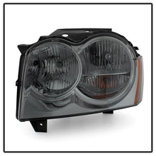 Load image into Gallery viewer, Xtune Crystal Headlights Jeep Grand Cherokee (05-07) Black or Chrome w/ Amber Corner Lights Alternate Image