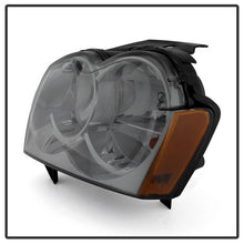 Load image into Gallery viewer, Xtune Crystal Headlights Jeep Grand Cherokee (05-07) Black or Chrome w/ Amber Corner Lights Alternate Image