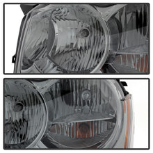 Load image into Gallery viewer, Xtune Crystal Headlights Jeep Grand Cherokee (05-07) Black or Chrome w/ Amber Corner Lights Alternate Image