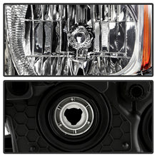 Load image into Gallery viewer, Xtune Headlights Nissan Kicks S / SV (18-20) [OE Style - Halogen Only] Black w/ Amber Turn Signal Light Alternate Image