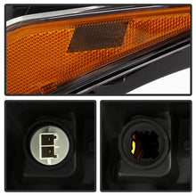 Load image into Gallery viewer, Xtune Headlights Nissan Kicks S / SV (18-20) [OE Style - Halogen Only] Black w/ Amber Turn Signal Light Alternate Image