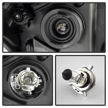 Load image into Gallery viewer, Xtune Headlights Nissan Versa Hatchback (07-12) Sedan (07-11) [OEM Style] Black or Chrome w/ Amber Turn Signal Lights Alternate Image
