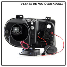 Load image into Gallery viewer, Xtune Projector Headlights Chrysler 300C (05-10) [w/ Halo LED Lights] Black or Chrome w/ Amber Turn Signal Light - Black Alternate Image
