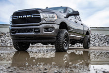 Load image into Gallery viewer, Rough Country 2.5&quot; Leveling Kit Ram 2500/3500 4WD (13-22) w/ or w/o Shocks Alternate Image