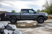 Load image into Gallery viewer, Rough Country 2.5&quot; Leveling Kit Ram 2500/3500 4WD (13-22) w/ or w/o Shocks Alternate Image