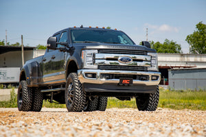 Rough Country Lift Kit Ford F350 Super Duty 4WD (17-22) 4.5" Suspension Lift Kits w/ Shocks