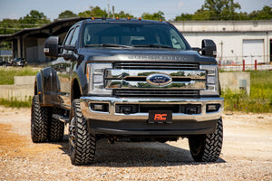 Rough Country Lift Kit Ford F350 Super Duty 4WD (17-22) 4.5" Suspension Lift Kits w/ Shocks