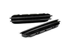 Load image into Gallery viewer, Autotecknic Fender Gills Sets BMW M5 E60 (2006-2007) Carbon Fiber Alternate Image