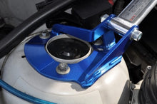 Load image into Gallery viewer, Cusco Strut Bar BMW 323/325/328/330 (1998-2005) M3/M3 CSL (2001-2004) Front - Type OS - Aluminum Oval Shape Bar - Default Title Alternate Image
