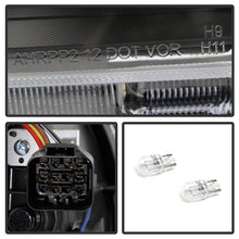 Load image into Gallery viewer, Xtune Projector Headlights Subaru WRX (15-19) [OEM Style - Halogen Models] Black w/ Amber Turn Signal Lights - Default Title Alternate Image
